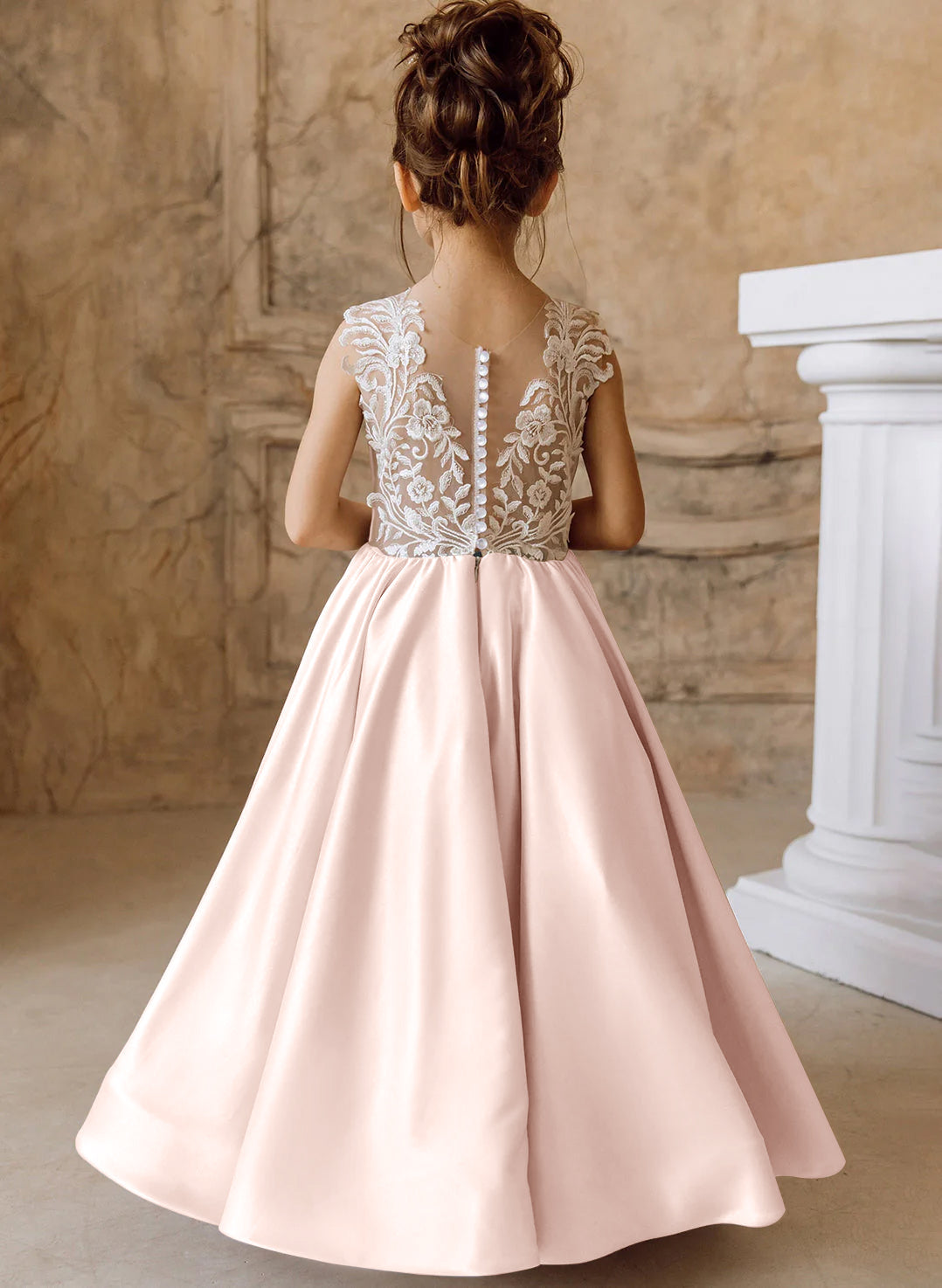 A-Line/Princess Satin Flower Girl Dresses with Applique