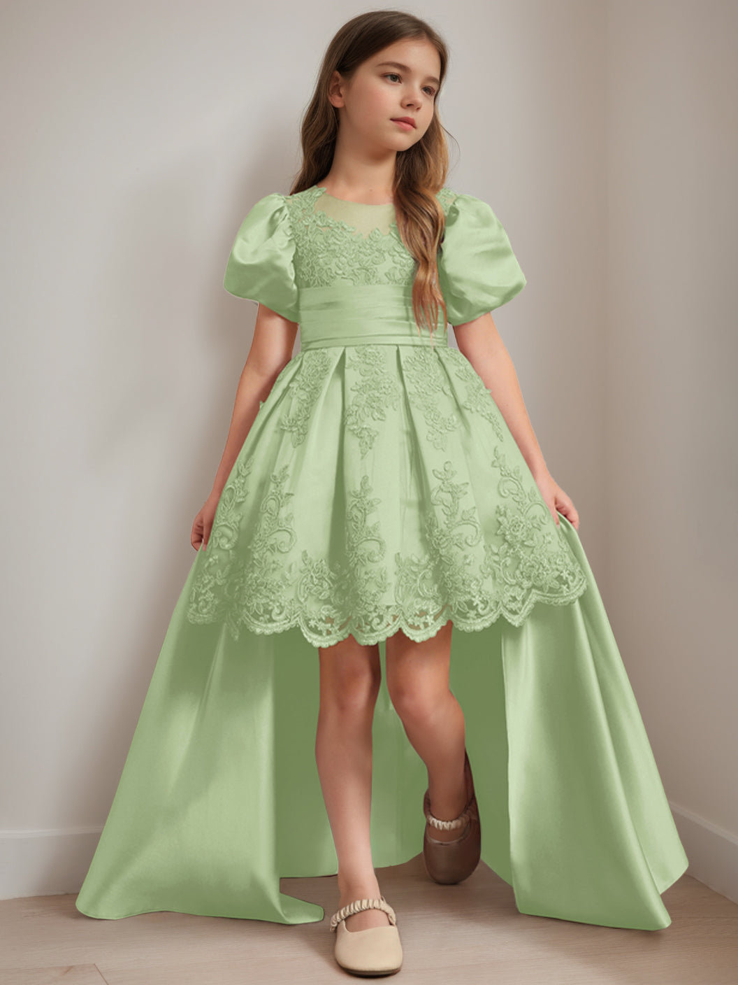 Ball-Gown Scoop Neck Short Sleeves Knee-Length Flower Girl Dress with Appliques