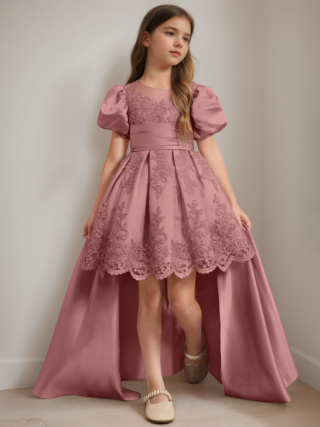 Ball-Gown Scoop Neck Short Sleeves Knee-Length Flower Girl Dress with Appliques