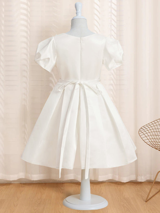 A-Line/Princess V-Neck Short Sleeves Knee-Length Flower Girl Dress with Appliques