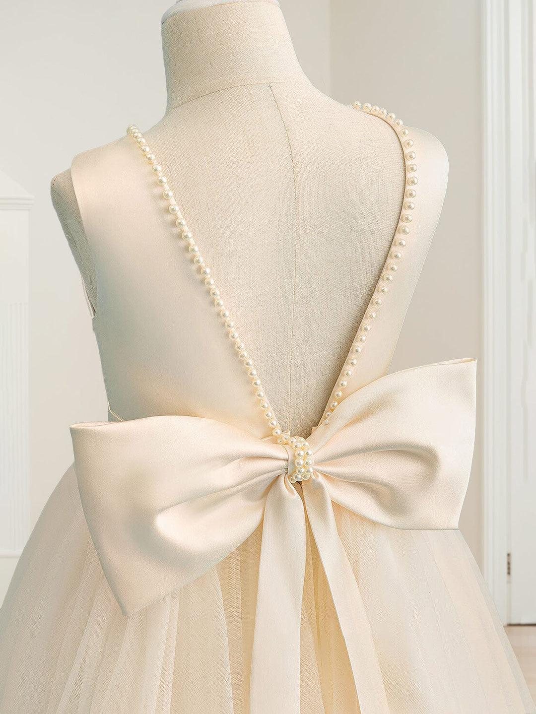 Ball Gown Scoop Neck Sleeveless Knee-Length Flower Girl Dress with Beads,Pearls & Bowknot