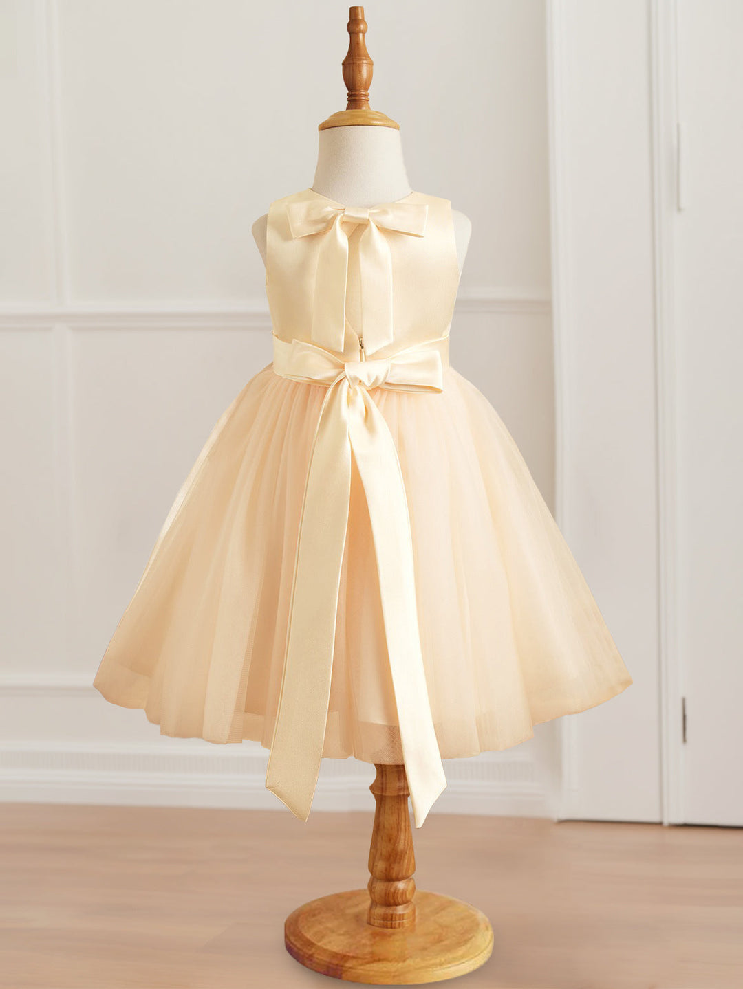 A-Line/Princess Scoop Neck Sleeveless Knee-Length Flower Girl Dress with 3D Flowers & Bowknot