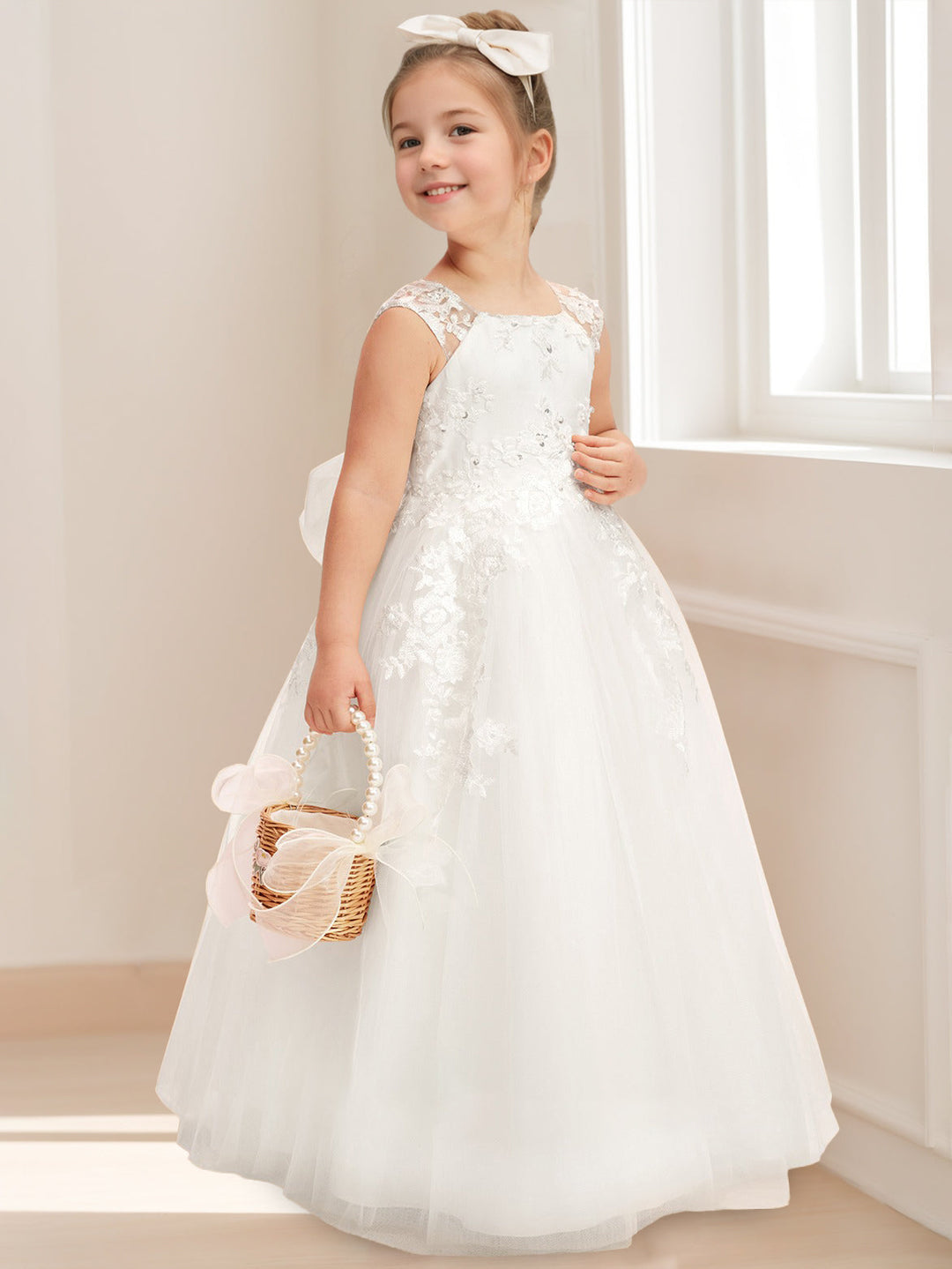 Ball Gown Scoop Neck Sleeveless Knee-Length Flower Girl Dress with Lace Appliques & Bowknot