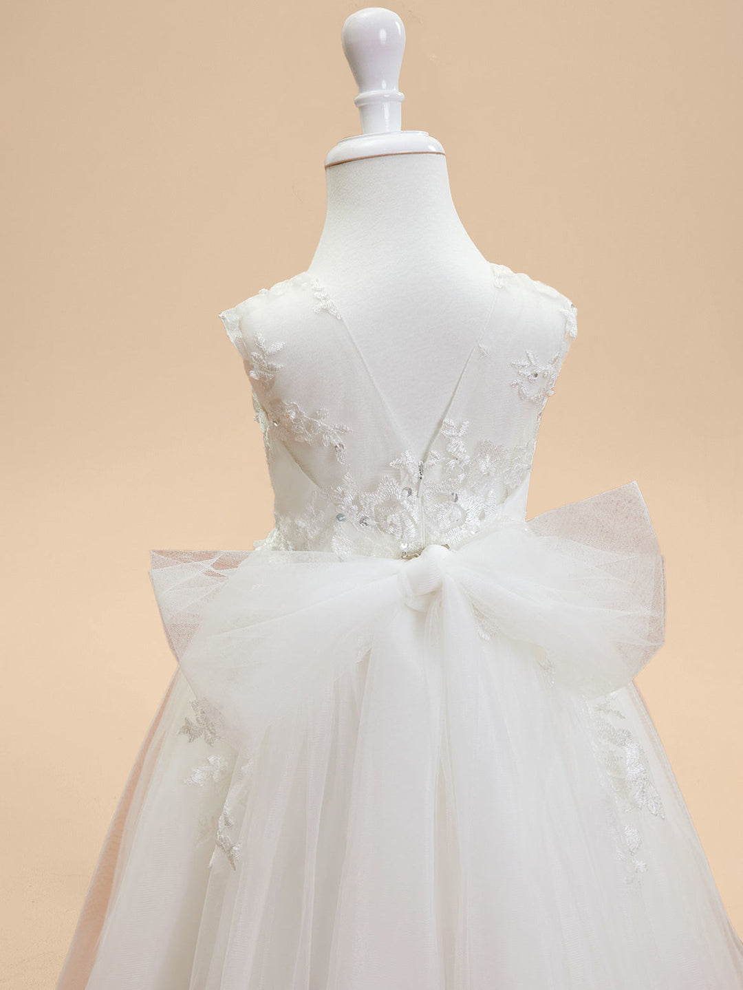 Ball Gown Scoop Neck Sleeveless Knee-Length Flower Girl Dress with Lace Appliques & Bowknot