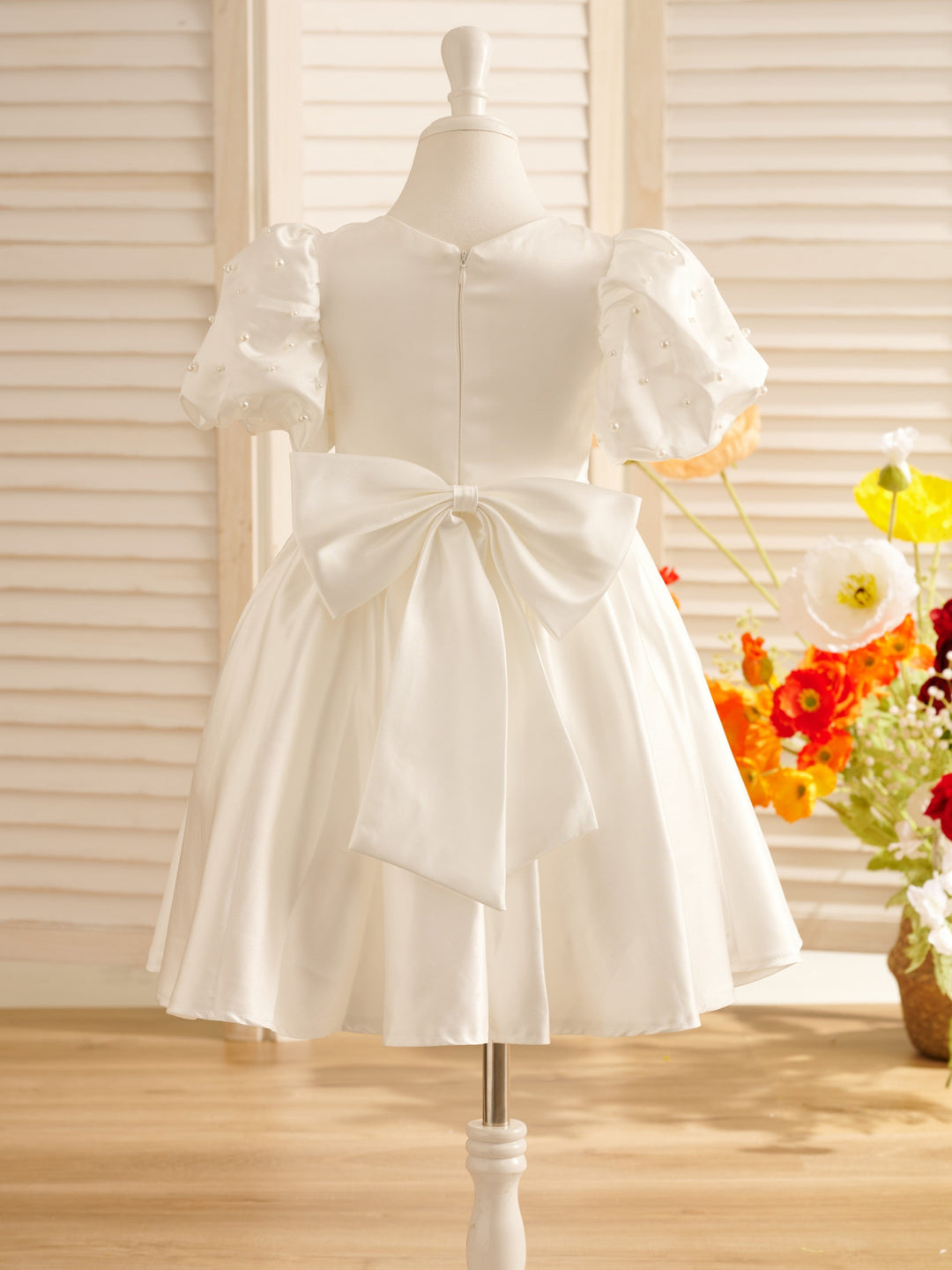 Ball-Gown/Princess Satin Knee-length Flower Girl Dress