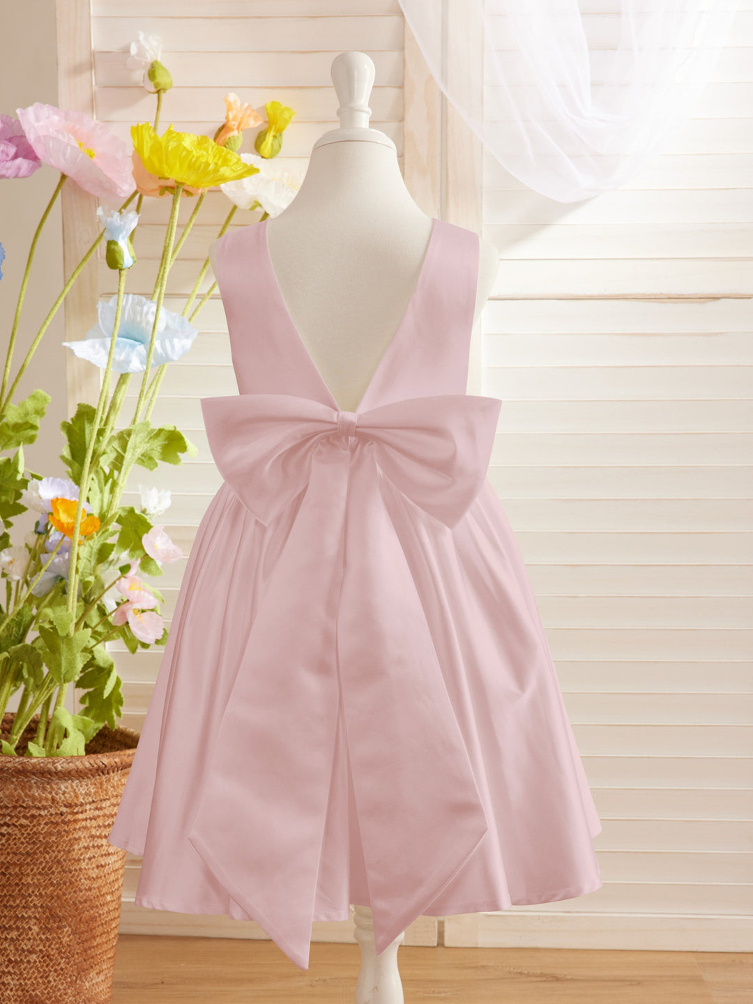 Elegant A-line Satin V-Back Bow Knee-length Flower Girl Dress