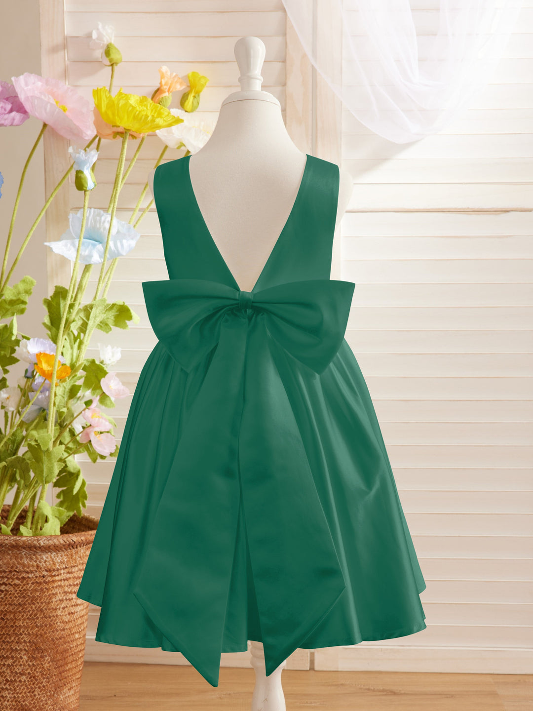 Elegant A-line Satin V-Back Bow Knee-length Flower Girl Dress