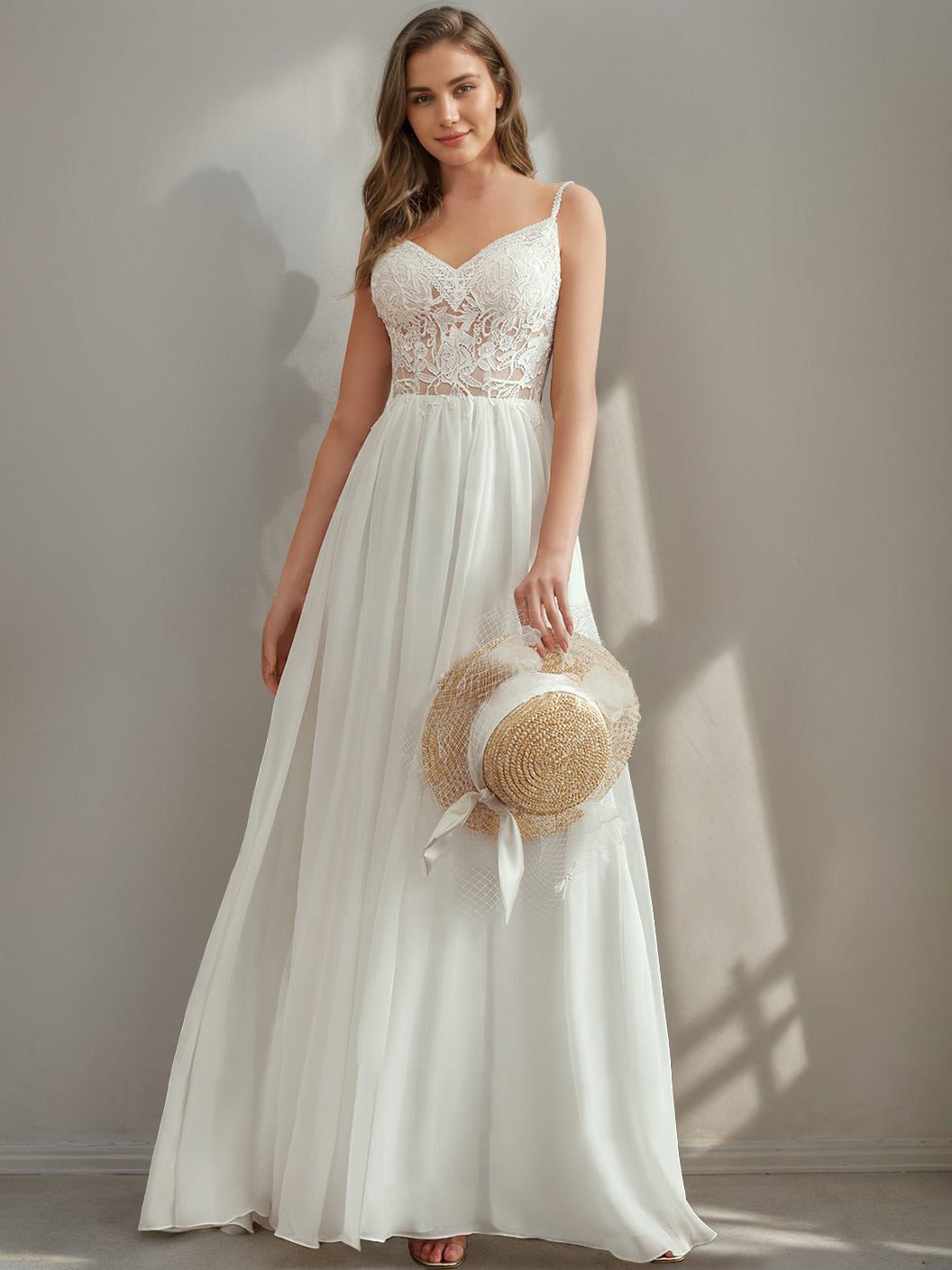 A-Line/Princess Spaghetti Straps V-Neck Lace Wedding Dress with Appliques