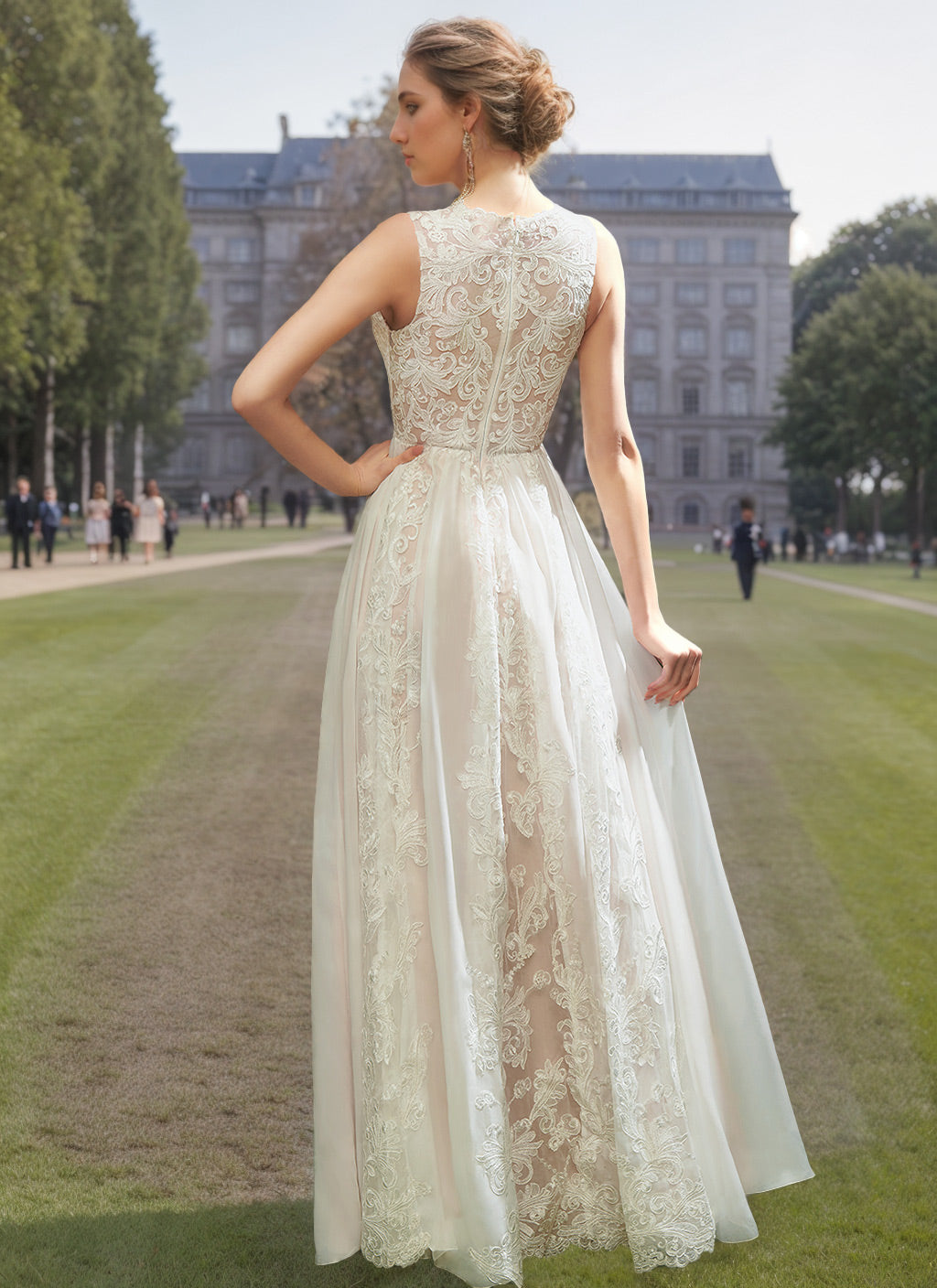 A-Line/Princess Scoop Neck Sleeveless Floor-length Tulle Wedding Dress with Appliques & Lace