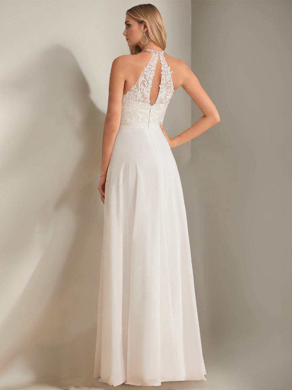 A Line/Princess Halter Neck Sleeveless Floor-Length Wedding Dress with Lace Appliques