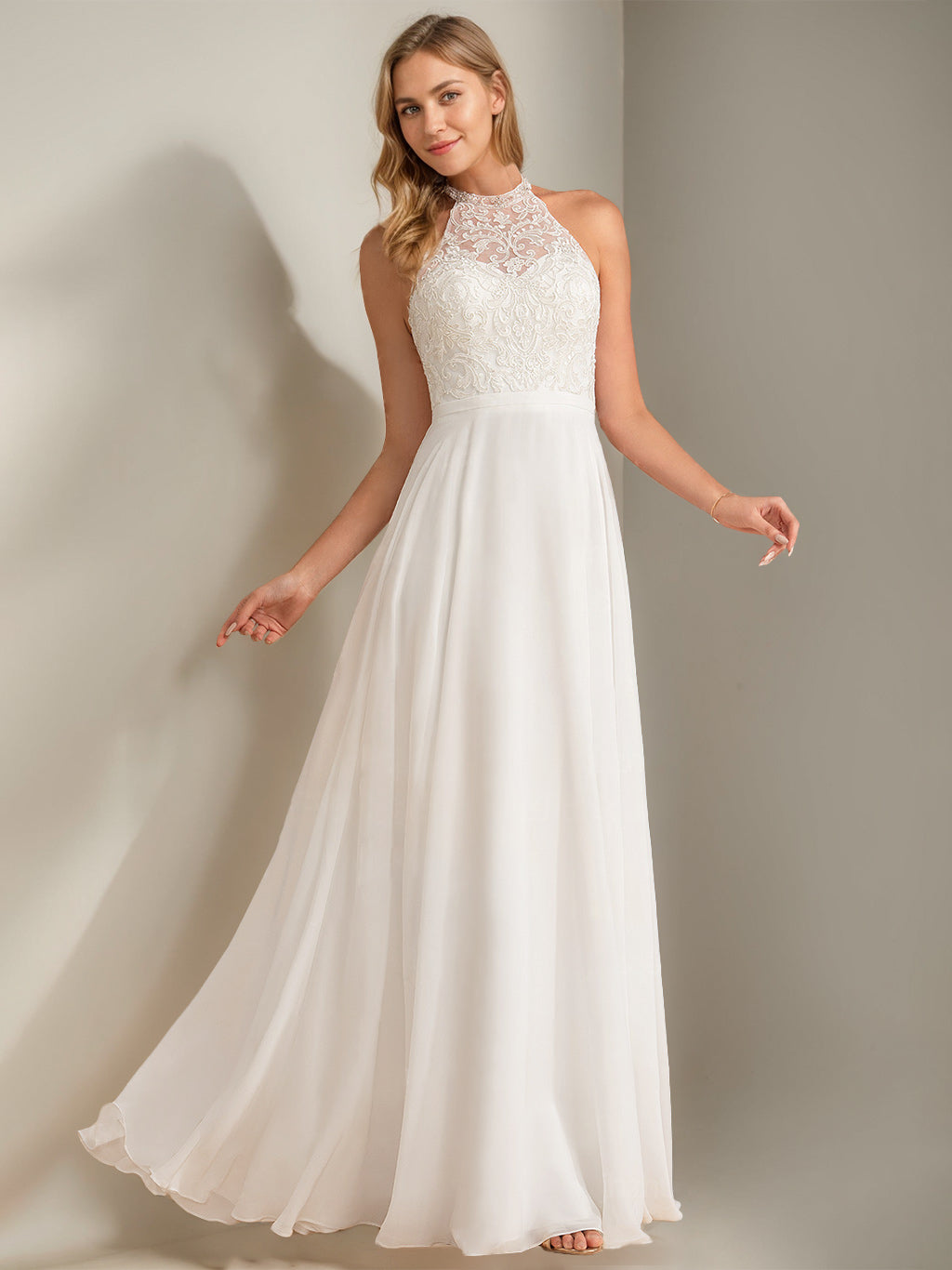 A Line/Princess Halter Neck Sleeveless Floor-Length Wedding Dress with Lace Appliques