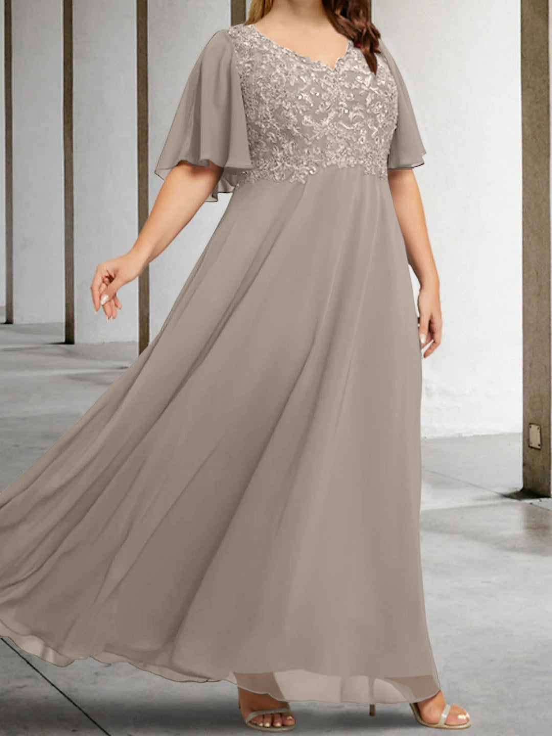 A-Line/Princess V-Neck Half Sleeves Floor-Length Mother of the Bride Dresses with Applique