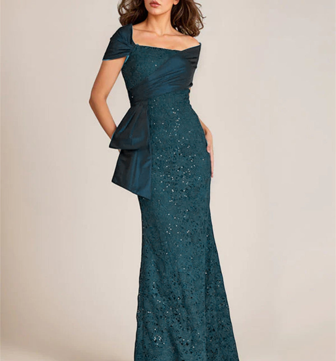 Trumpet/Mermaid Off-the-Shoulder Lace Mother of the Bride Dresses with Applique & Beading