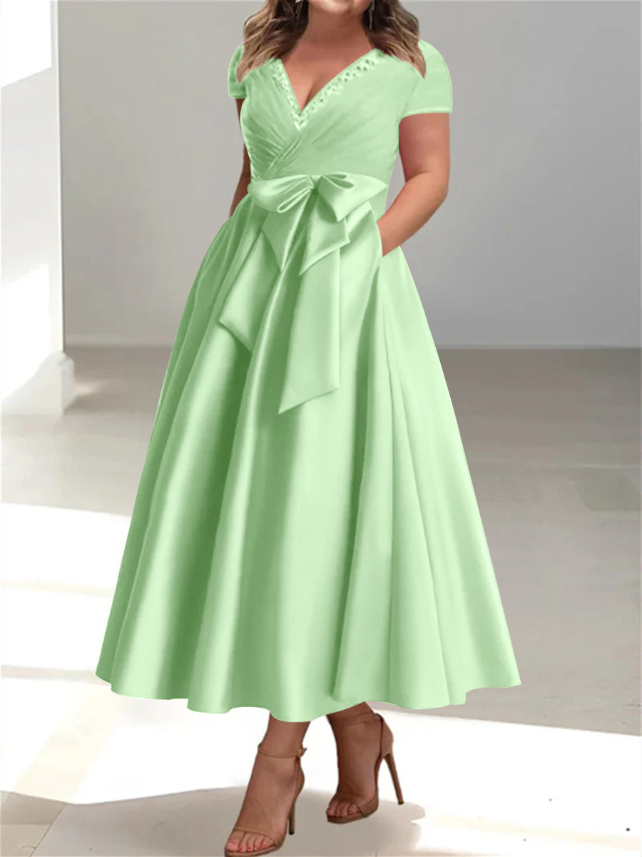 A-Line/Princess V-Neck Plus Size Mother of the Bride Dresses with Pockets & Ruffles