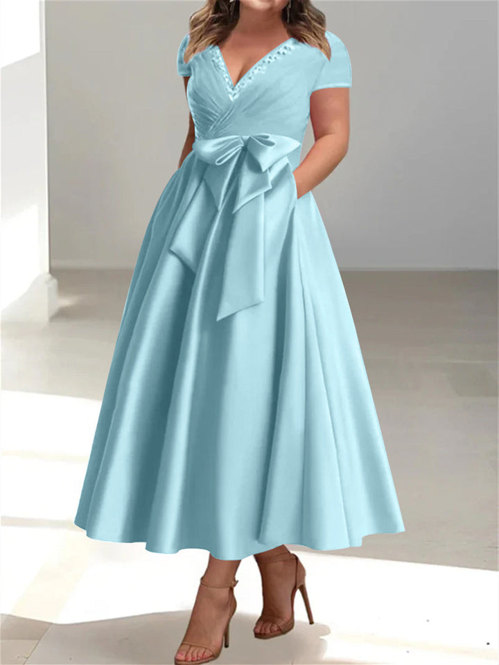 A-Line/Princess V-Neck Plus Size Mother of the Bride Dresses with Pockets & Ruffles