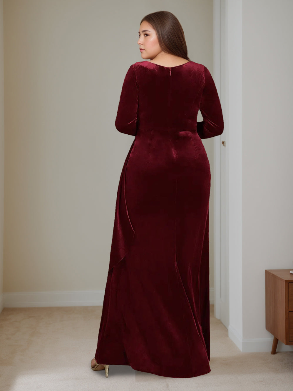 A-Line/Princess V-Neck Long Sleeves Floor-Length Plus Size Velvet Mother of the Bride Dresses with Ruffles