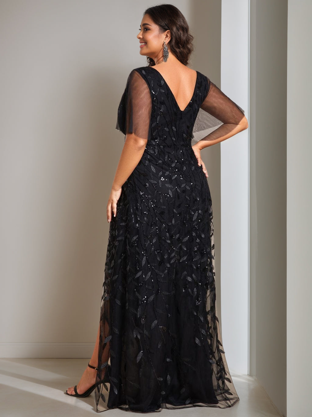 A-Line/Princess V-Neck Short Sleeves Asymmetrical Plus Size Mother Of The Bride Dresses with Sequins