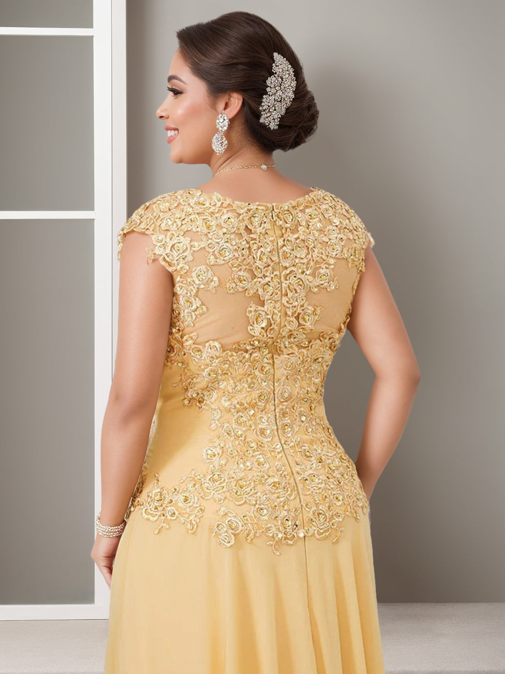 A-Line/Princess Jewel Neck Sleeveless Floor-Length Elegant Plus Size Mother of the Bride Dresses with Beading Appliques