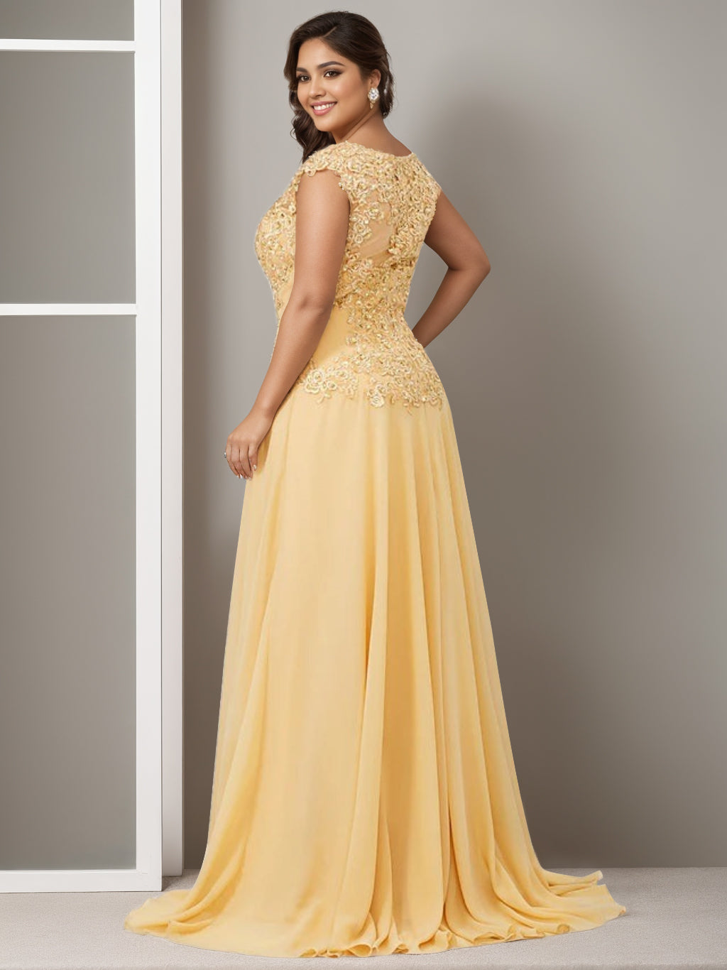 A-Line/Princess Jewel Neck Sleeveless Floor-Length Elegant Plus Size Mother of the Bride Dresses with Beading Appliques