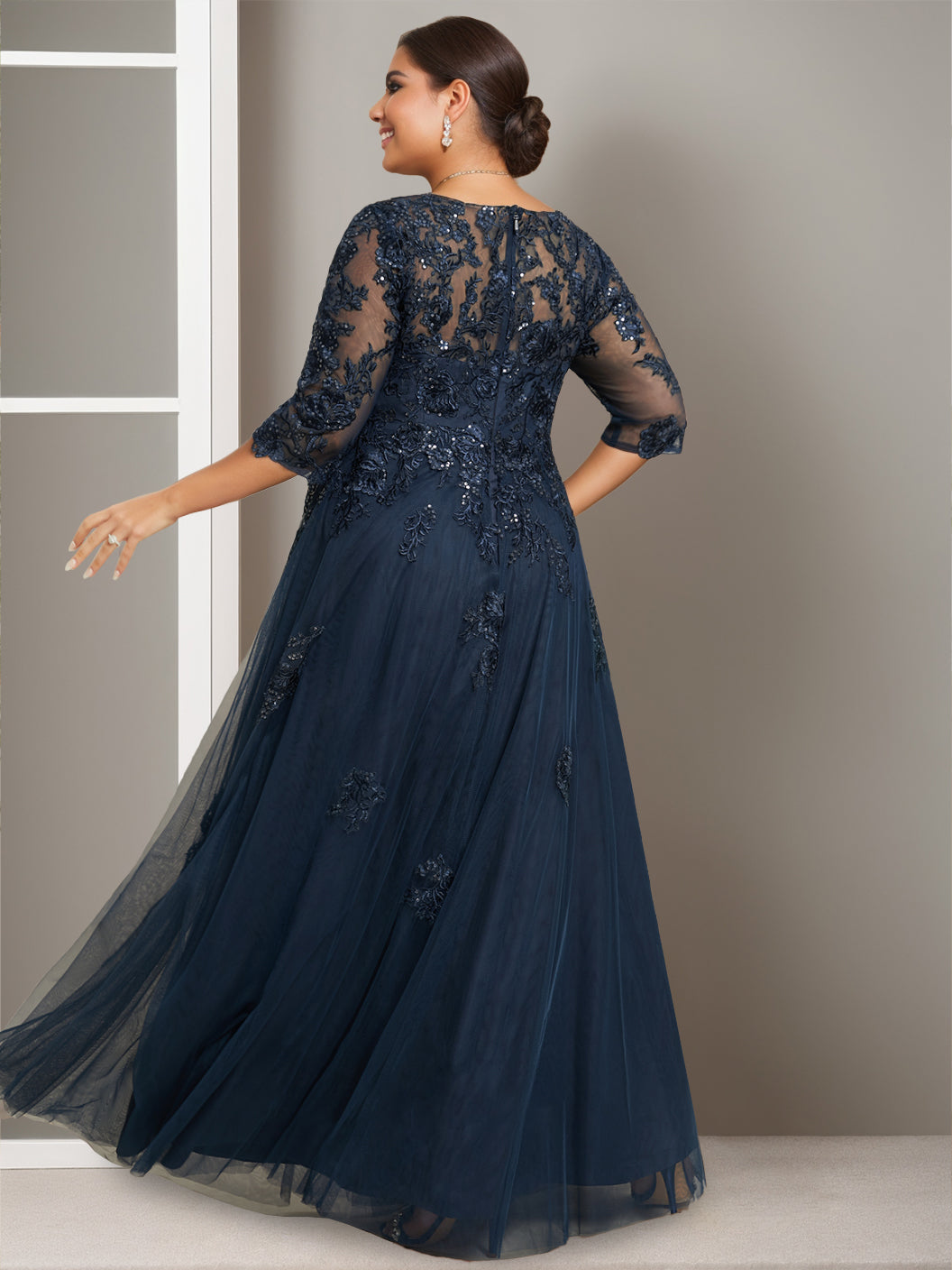 A-Line/Princess V-Neck Half Sleeves Floor-Length Plus Size Mother of the Bride Dresses with Sequins