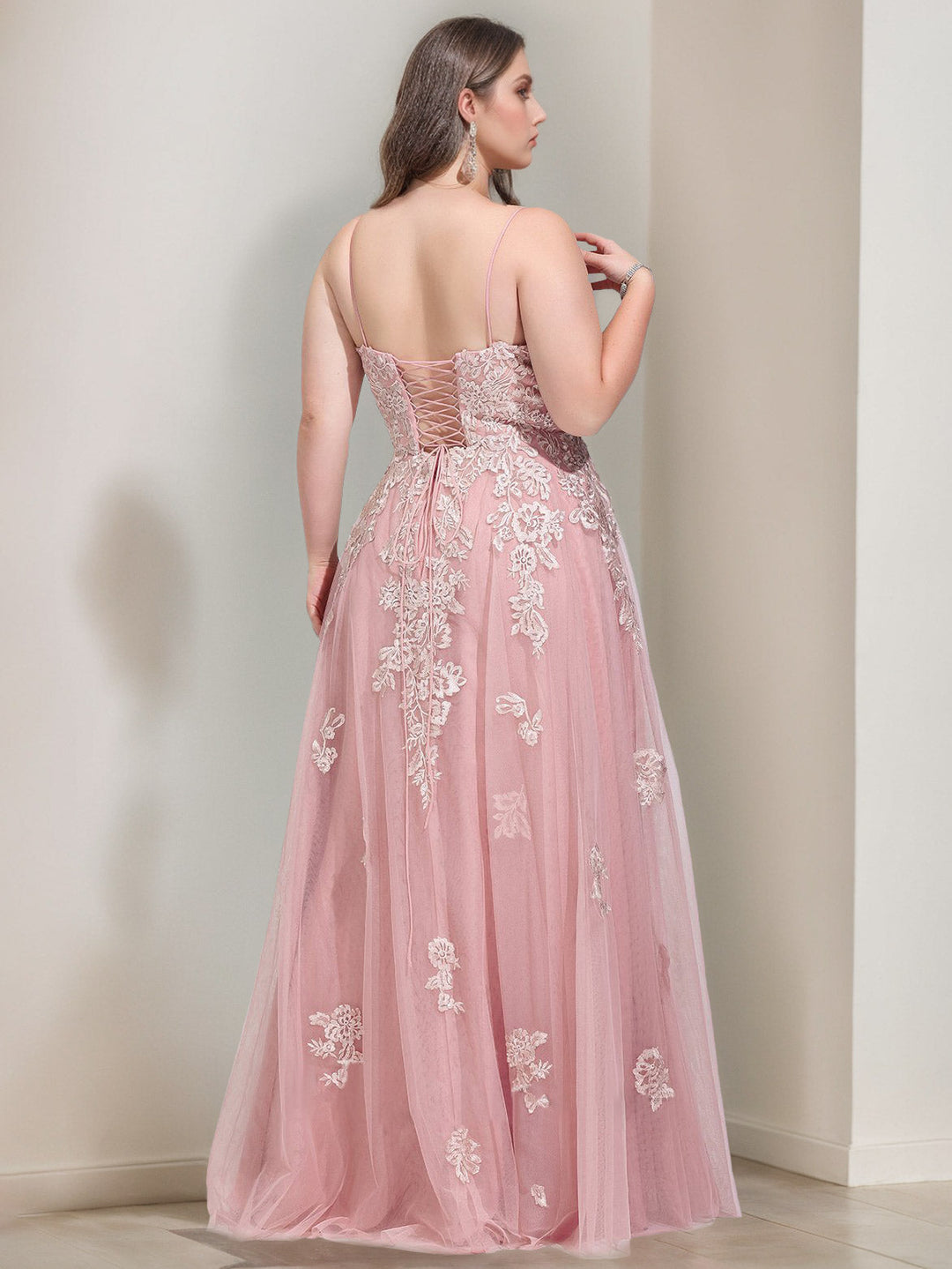 Ball Gown V-Neck Spaghetti Straps Sleeveless Floor-Length Tulle Plus Size Prom Dresses with Sequins