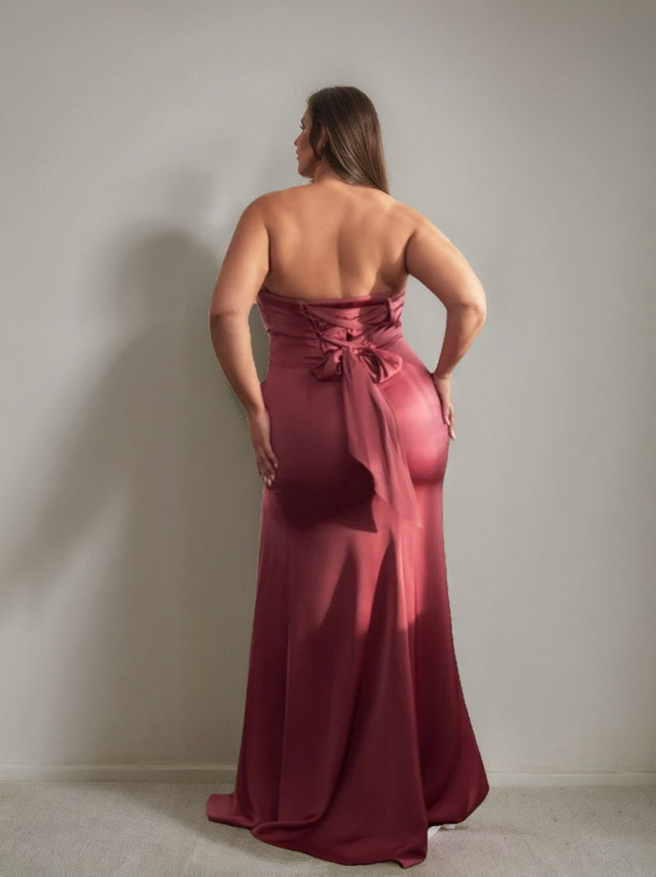 Sheath/Column Strapless Sleeveless Floor-Length Plus Size Prom Dresses With Split Side & Ruffles