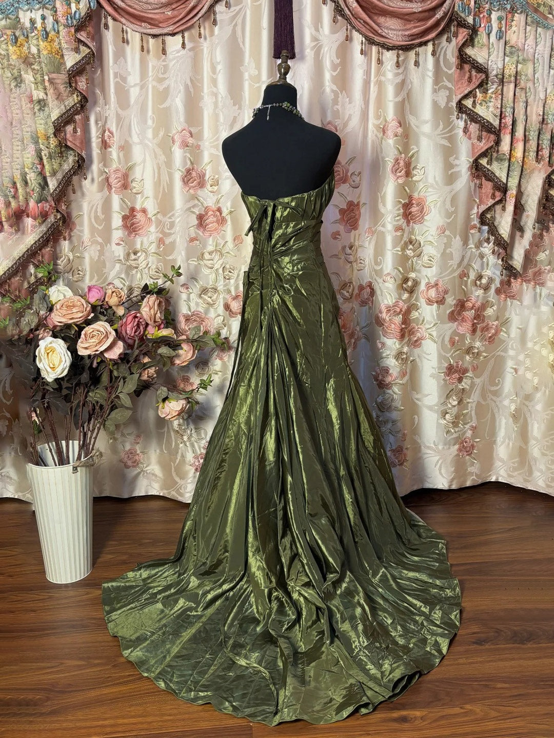 Trumpet/Mermaid Strapless Sleeveless Floor-Length Taffeta Prom Dresses with Ruched