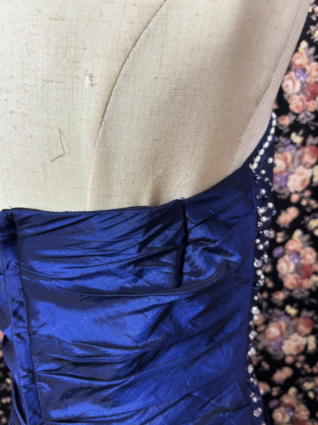 Trumpet/Mermaid Sweetheart Sleeveless Floor-Length Taffeta Prom Dresses with Beading