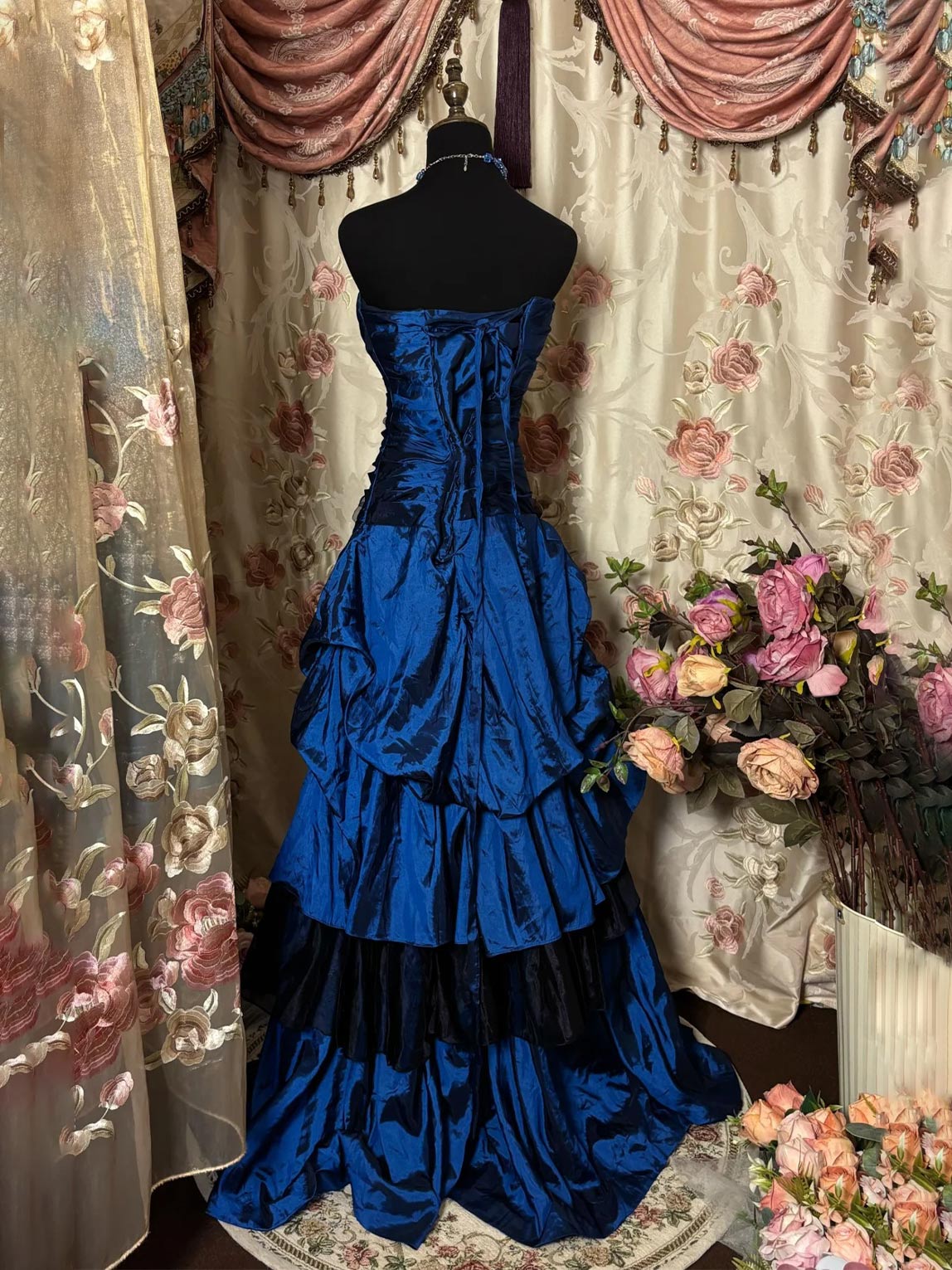 最新 Lace Trimmed Floral Dress royal sky Lace Trimmed Floral Dress