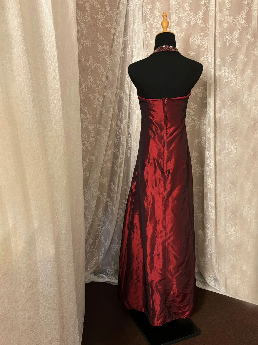 Sheath/Column Sweetheart Spaghetti Straps Sleeveless Floor-Length Taffeta Prom Dresses with Ruched & Appliques