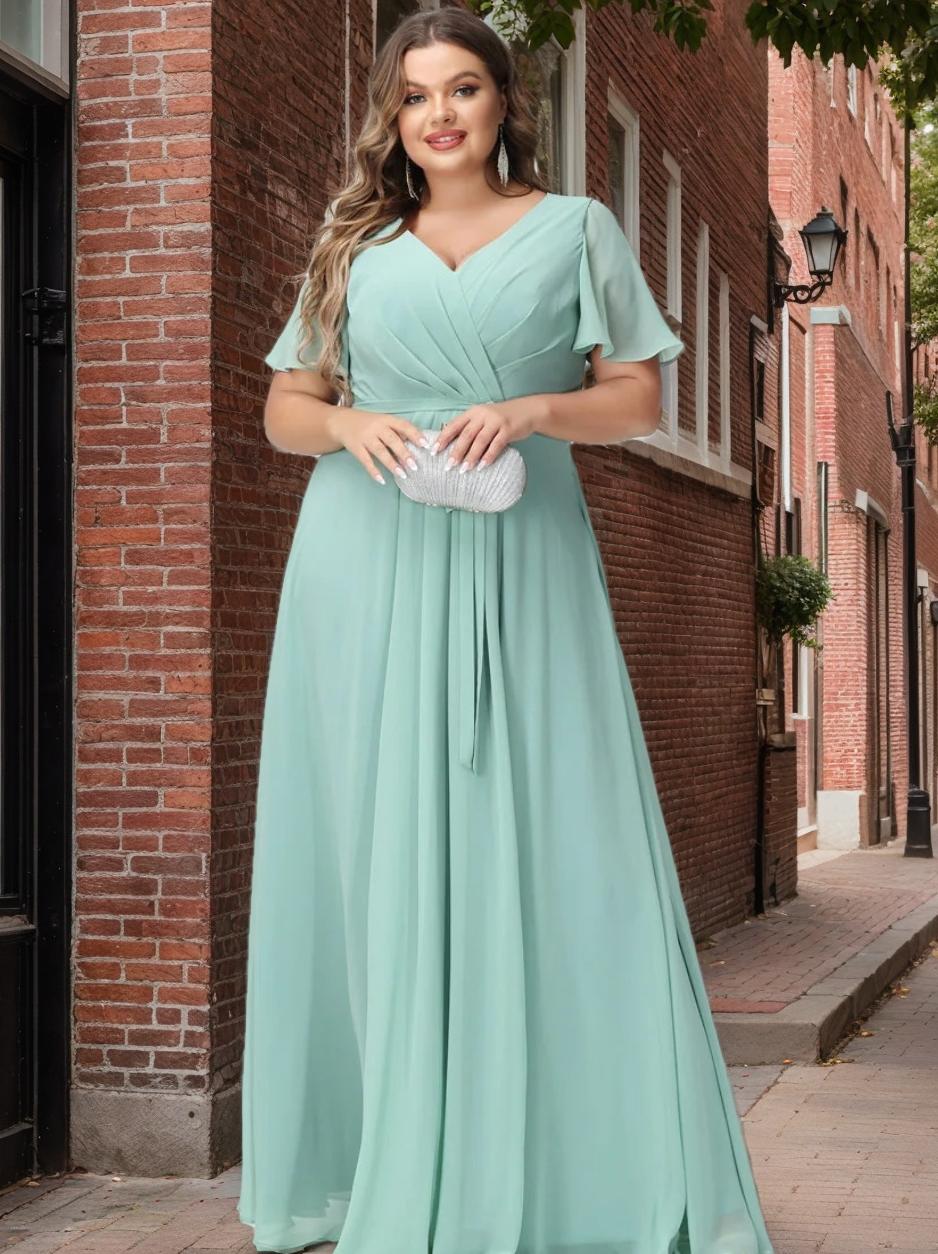 A-Line/Princess/Princess V-Neck Short Sleeves Plus Size Bridesmaid Dresses with Pockets Belt & Split Side