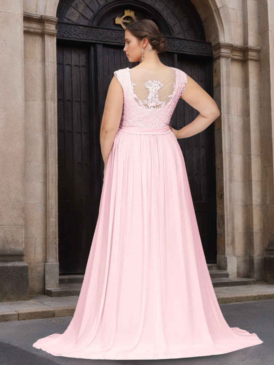 A-Line/Princess Scoop Neck Sleeveless Floor-Length Chiffon Plus Size Bridesmaid Dress with Lace & Appliques