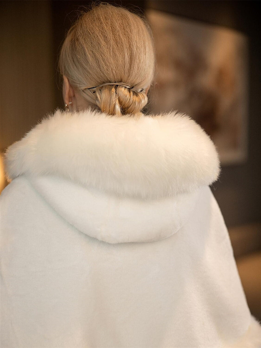 Shawls Bridal‘s Wraps Elegant Keep Warm Sleeveless White Faux Fur Fall Wedding With Pure colour