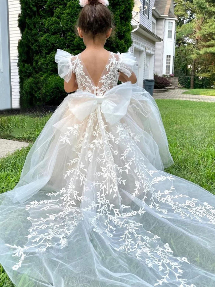 A-Line/Princess Scoop Sleeveless Luxurious Flower Girl Dress With Appliques & Watteau Train