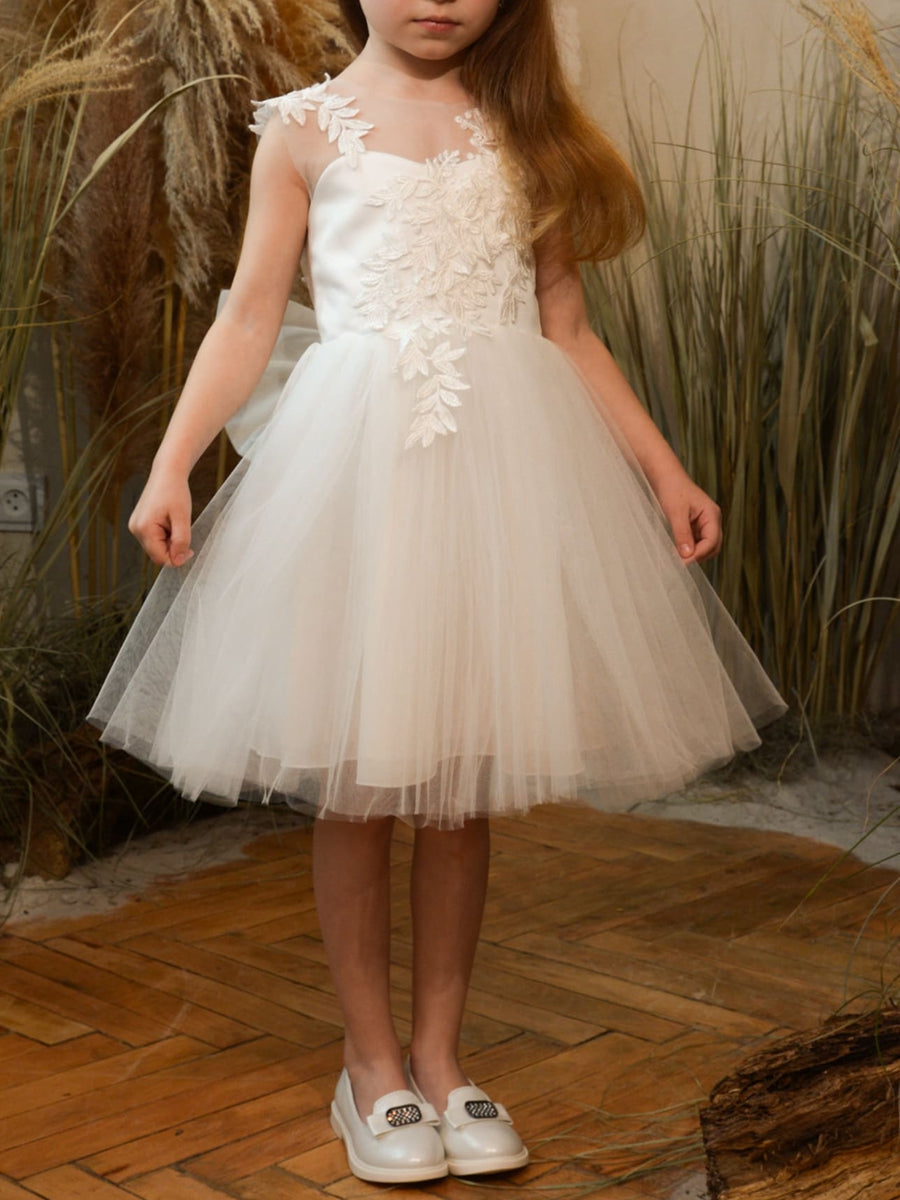 A-Line/Princess Scoop Elegant Flower Girl Dress With Lace Appliques & Bow & Pearls