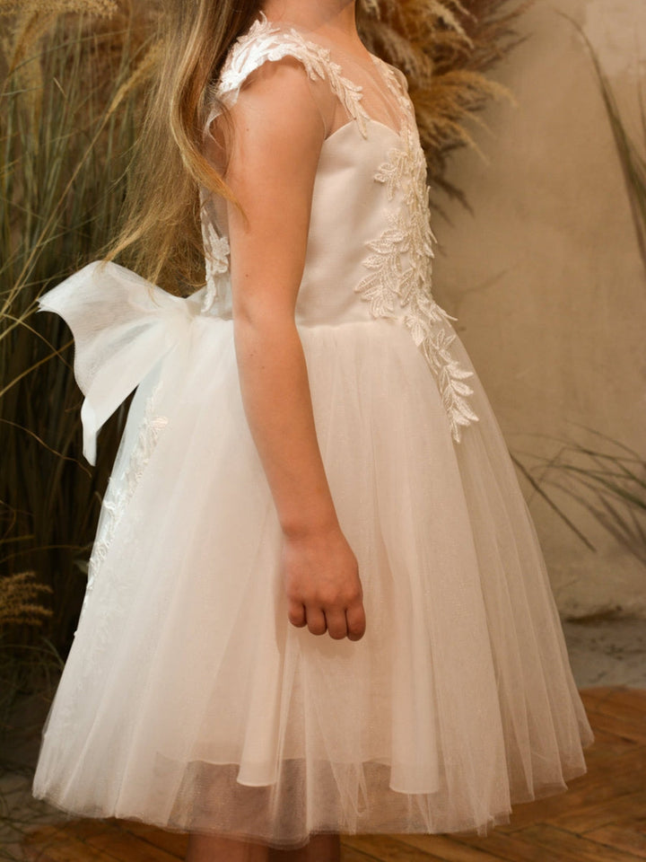 A-Line/Princess Scoop Elegant Flower Girl Dress With Lace Appliques & Bow & Pearls