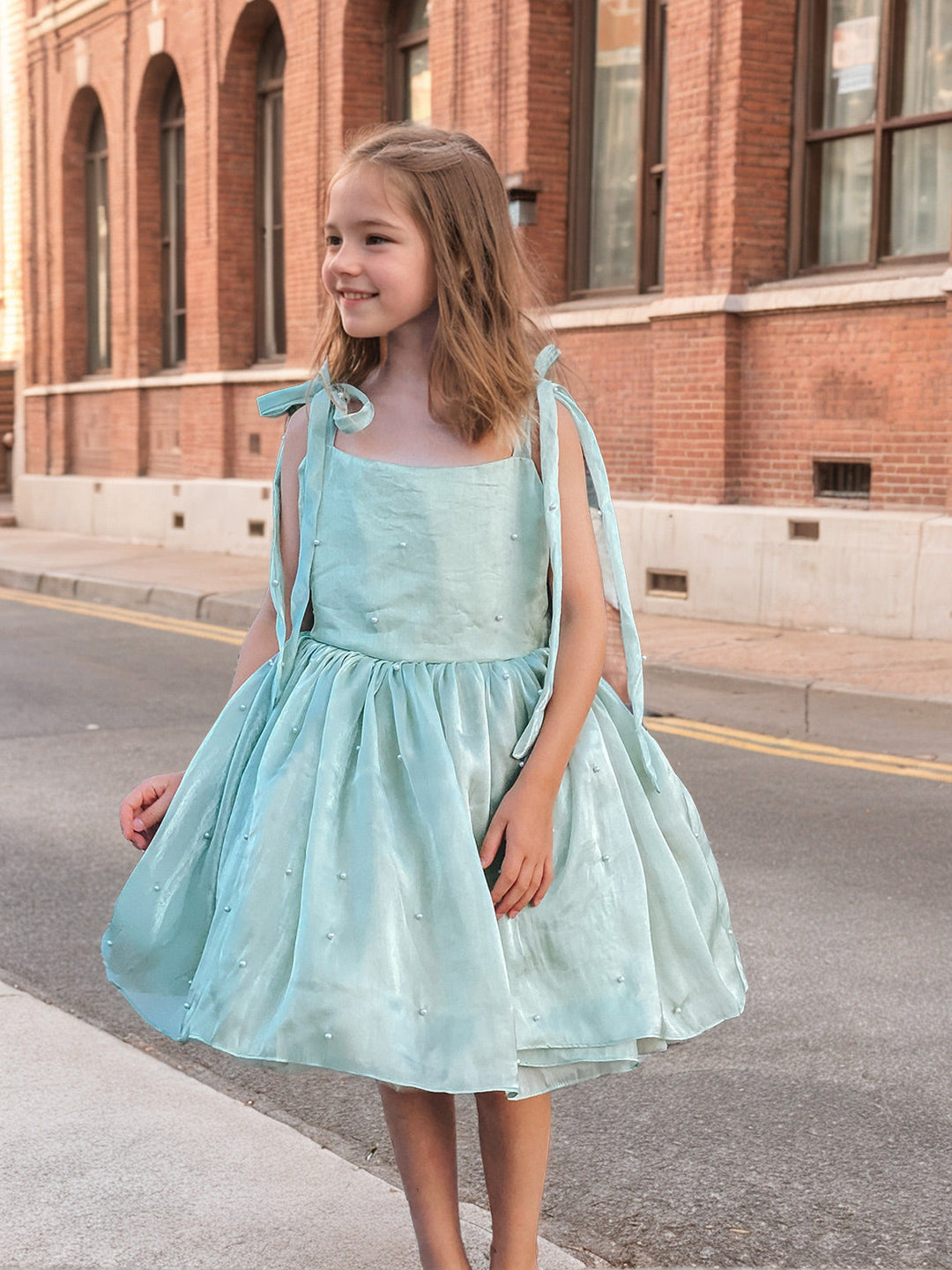 A-Line/Princess Square Neckline Sleeveless Knee-Length Pleated Birthday Girl Dresses with Bow & Pearls & Self-tie & Detachable Train