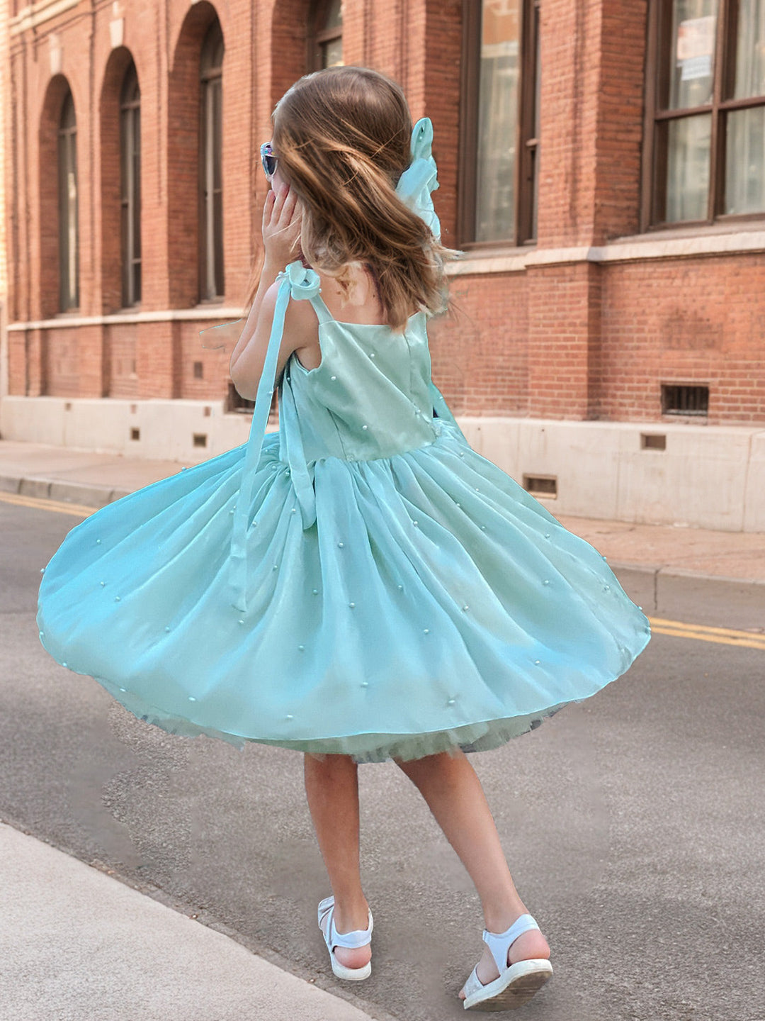 A-Line/Princess Square Neckline Sleeveless Knee-Length Pleated Birthday Girl Dresses with Bow & Pearls & Self-tie & Detachable Train