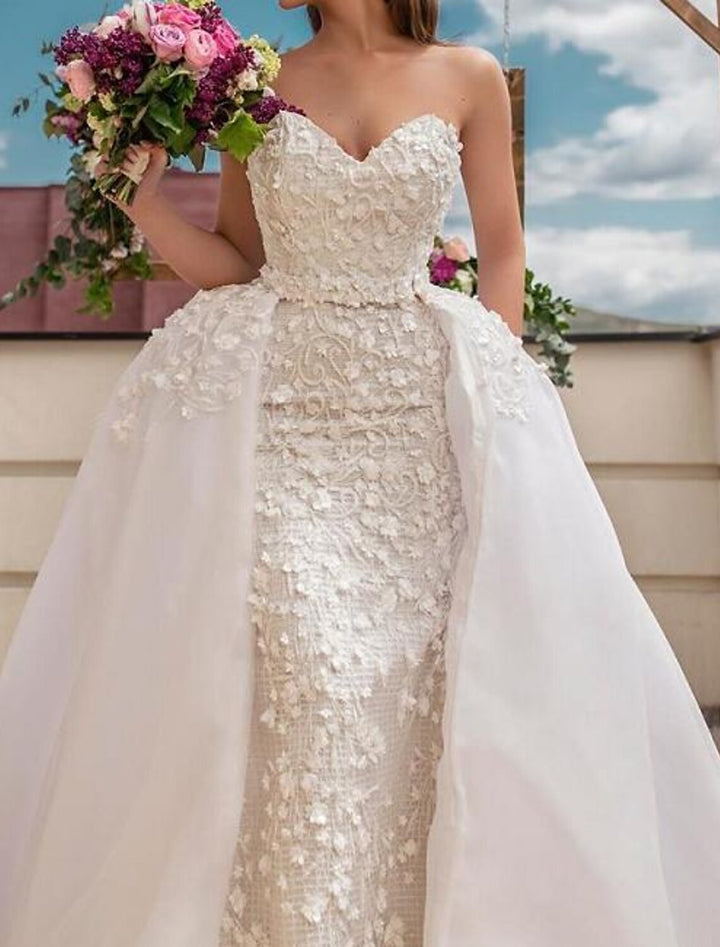 Ball Gown Strapless Floor-length Lace Wedding Dress