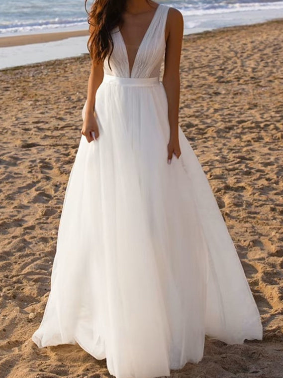 A-Line/Princess Deep V-Neck Floor-Length Tulle Wedding Dress