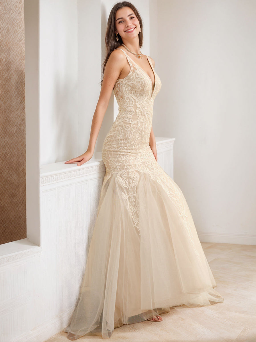 Trumpet/Mermaid V-Neck Sleeveless Tulle Wedding Dresses with Appliques