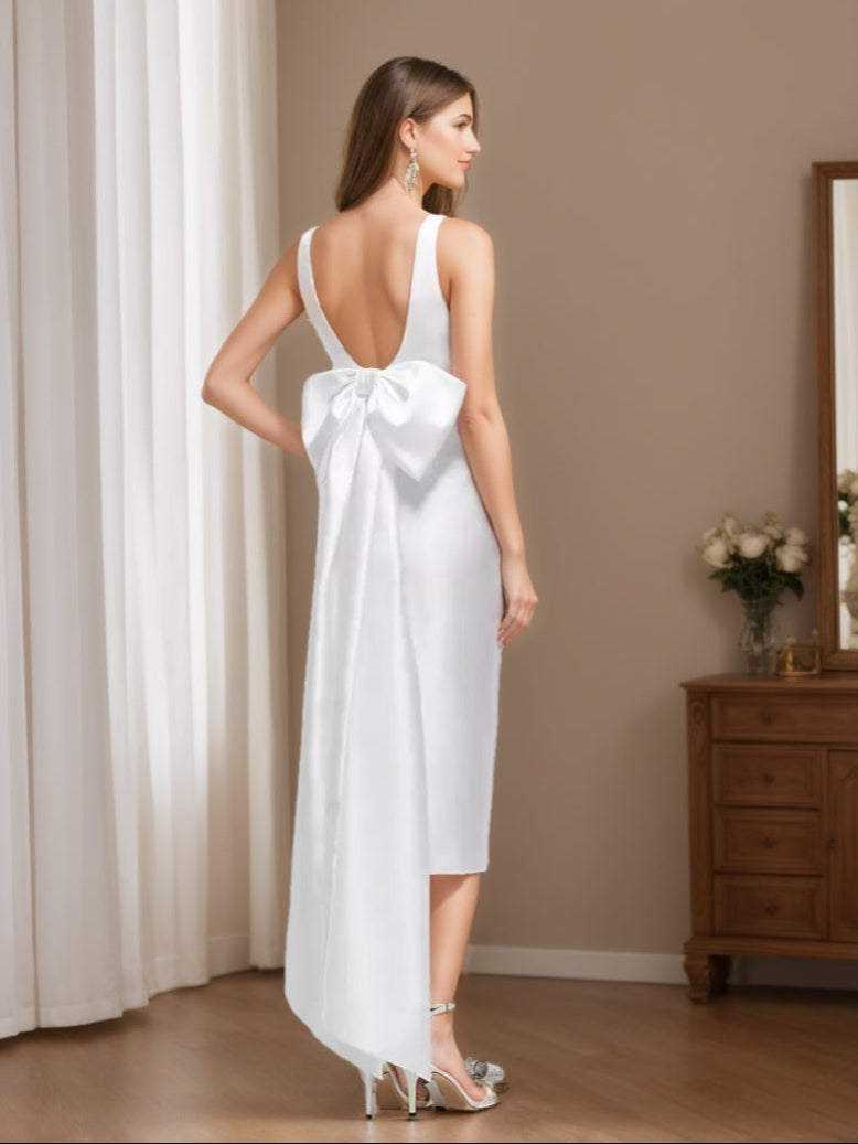 Sheath/Column Scoop Sleeveless Wedding Dress with Floor-Length Bow