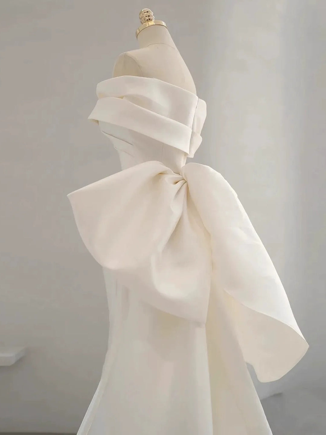 Trumpet/Mermaid Off-the-shoulder Floor-Length Wedding Dresses with Bow