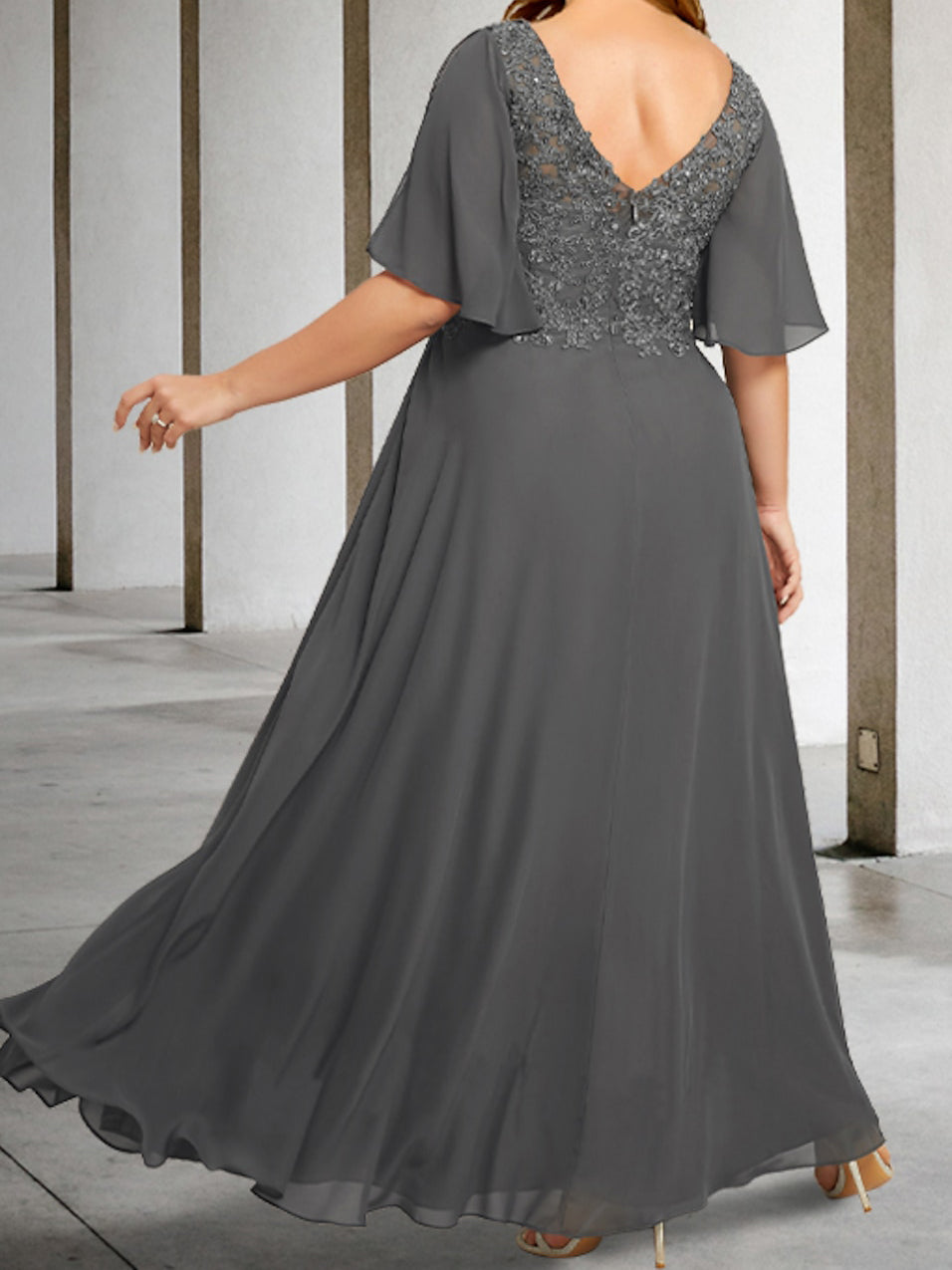 A-Line/Princess V-Neck Half Sleeves Floor-Length Mother of the Bride Dresses with Applique