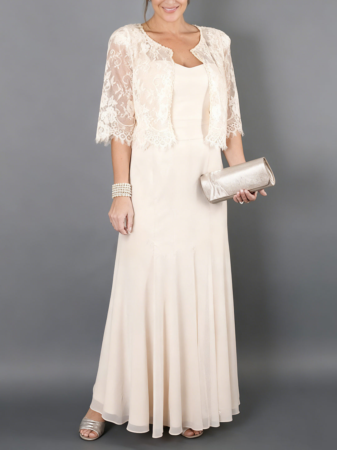 A-Line/Princess Scoop Sleeveless Mother of the Bride Dresses with Lace Pleats