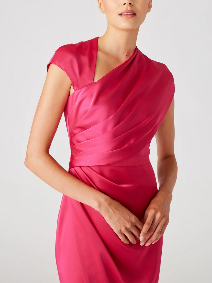 Sheath/Column Halter Sleeveless Asymmetrical Mother Of The Bride Dress with Ruffles