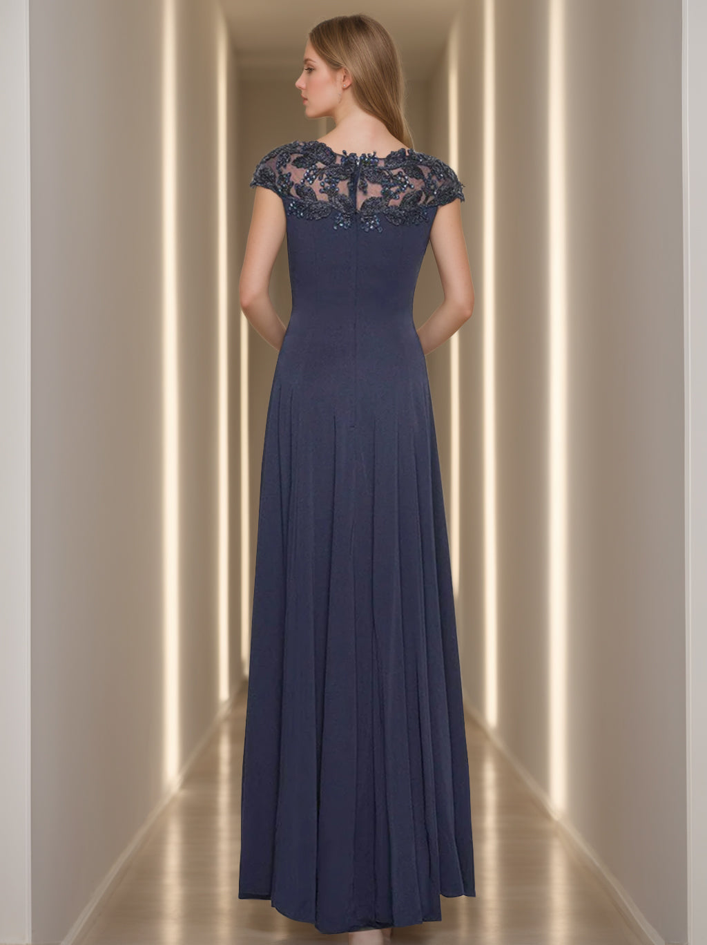 A-Line/Princess Jewel Neck Short Sleeves Floor-Length Mother of the Bride Dresses With Appliques