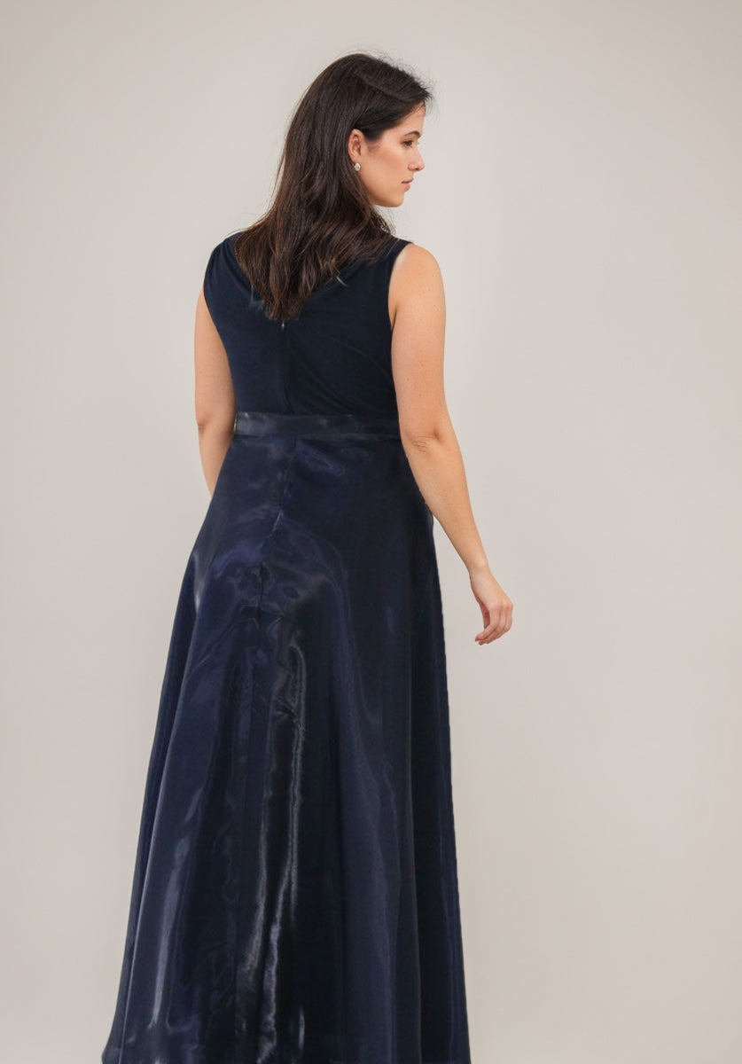 A-Line/Princess V-Neck Sleeveless Floor-Length Plus Size Mother of the Bride Dresses with Bow