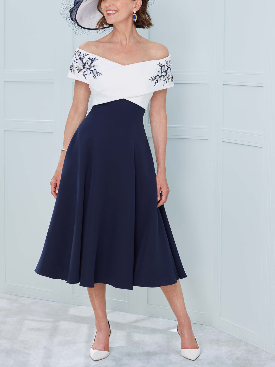 A-Line Princess Off-the-Shoulder Tea-Length Mother of the Bride Dresses with Lace Appliques