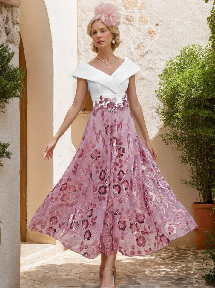 A-Line/Princess V-Neck Tea-Length Luxurious Mother of the Bride Dresses with Embroidery